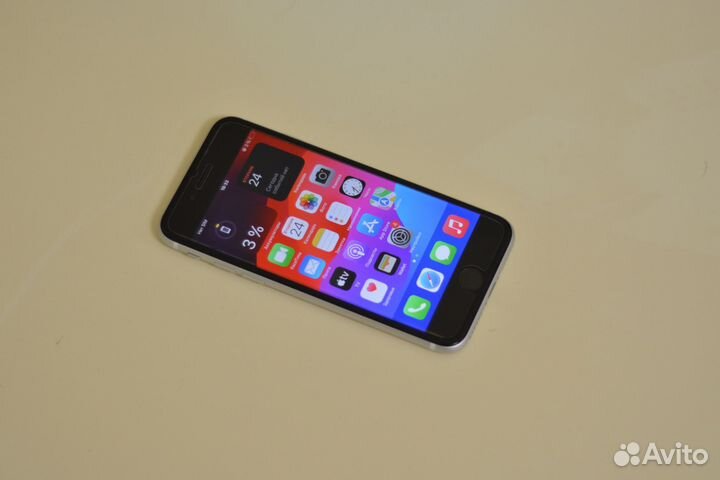 iPhone SE (2020), 64 ГБ