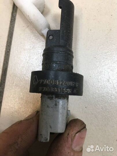 Датчик уровня в бачке омывателя Renault Laguna