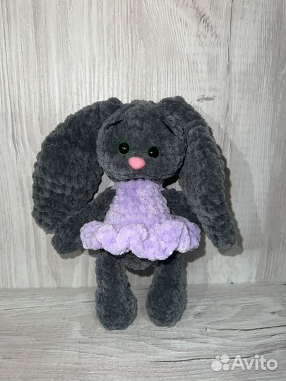 Игрушка вязаный заец