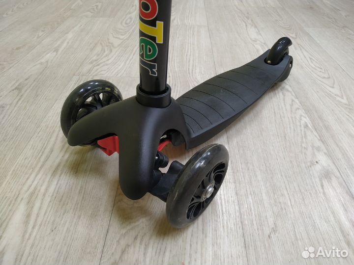 Самокат 3-х колесный детский черный
