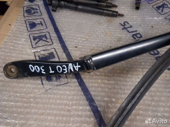 Шевроле Авео т300 правый поводок дворника