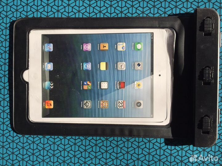 Водонепроницаемый чехол на iPad