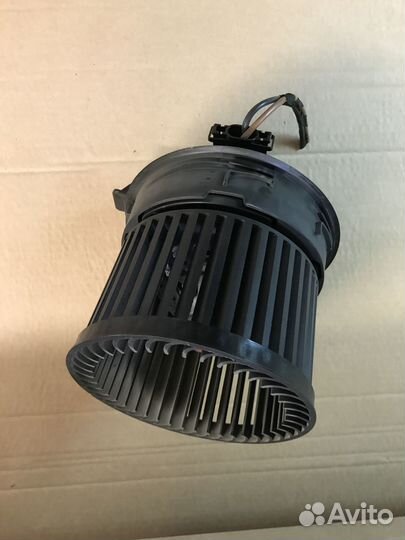 Моторчик печки Peugeot 308