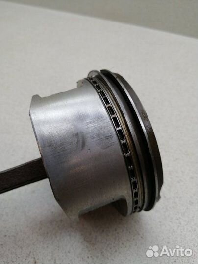 Поршень с шатуном правый Toyota Harrier MCU10W