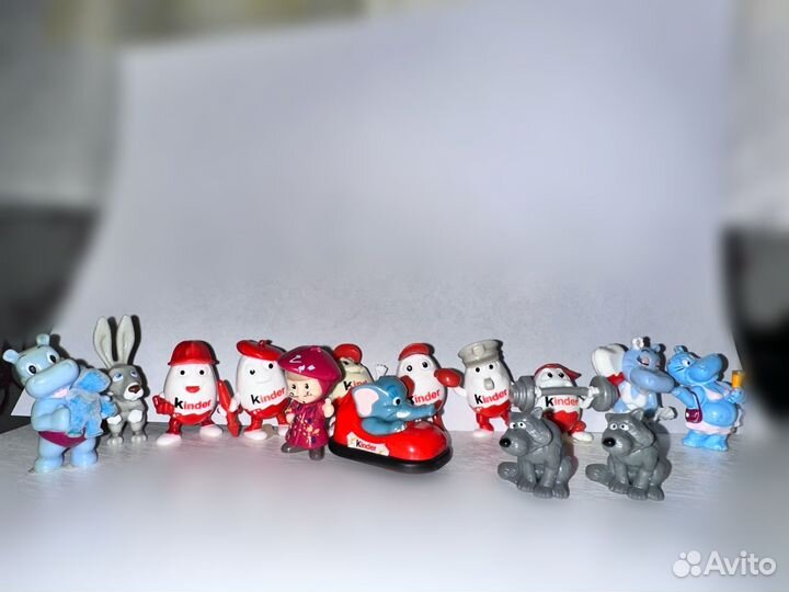 Игрушки из киндера Киндорино спорт маша и медведь