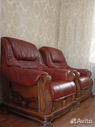 Кожаный диван и кресла бу