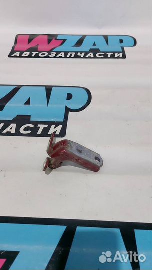 Петля двери Chevrolet TrailBlazer 2 2021