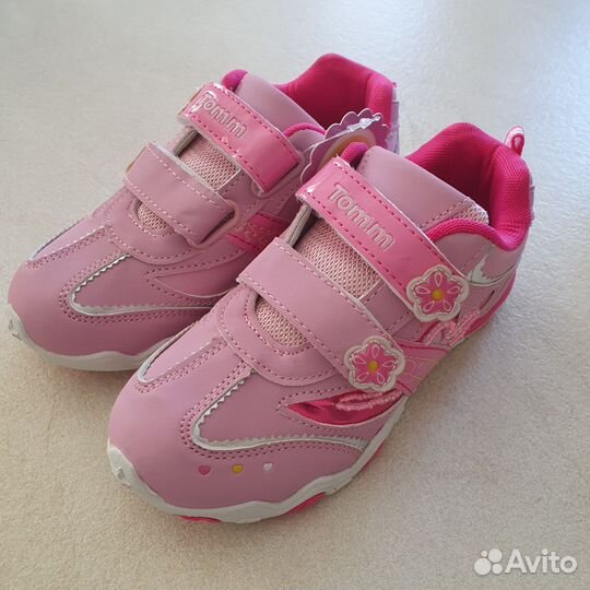 Кроссовки для девочки новые