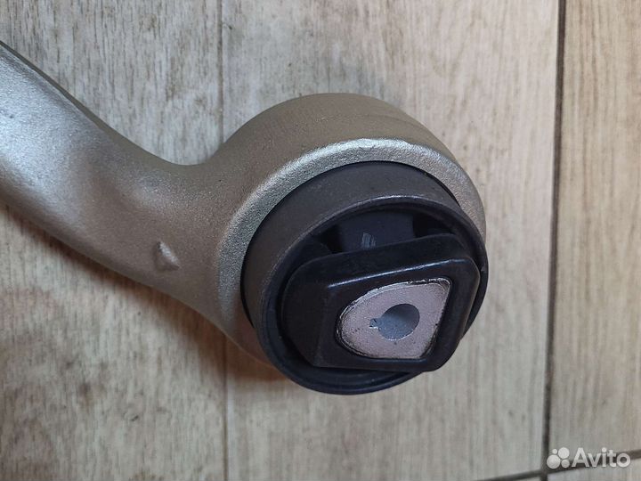 Рычаг левый новый Bmw X5 E70/X6 E71