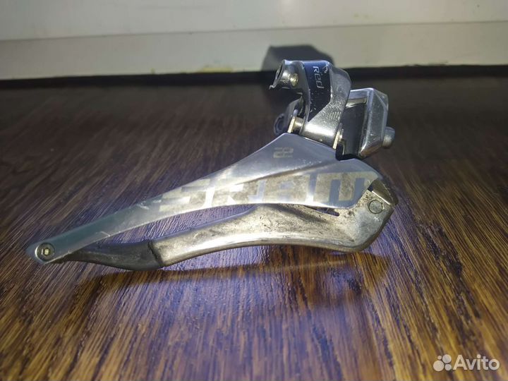 Передний переключатель sram Red 22