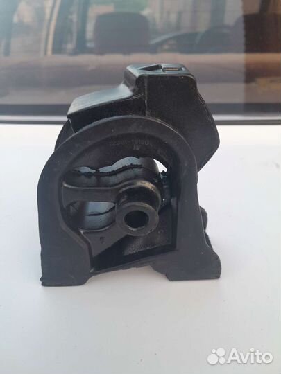 Подушка двигателя toyota