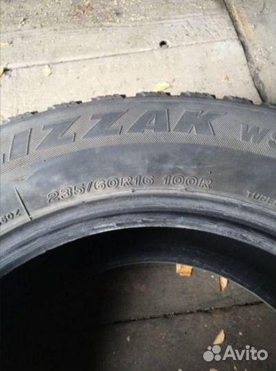 Bridgestone Blizzak WS-60 235/60 R16 100R