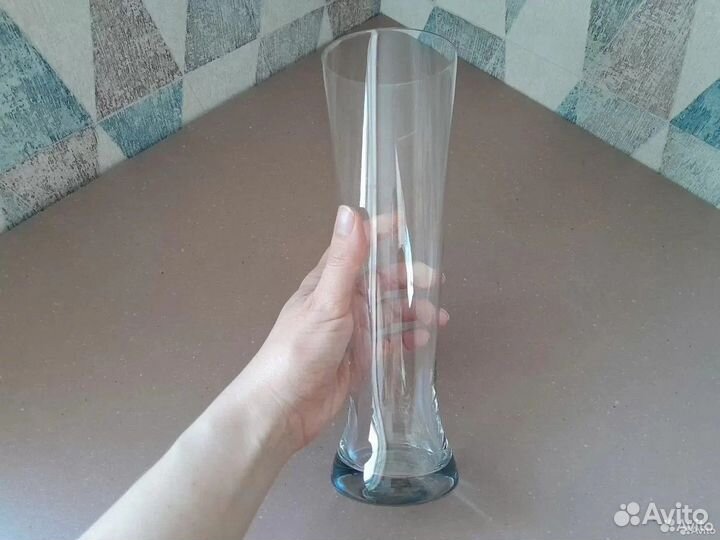 Стеклянная ваза для цветов 25 см