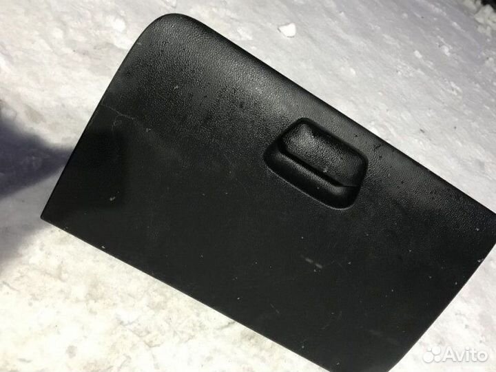 Бардачок Kia Rio 3