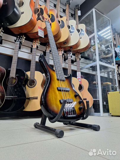 Бас-гитара 5 струн Новая