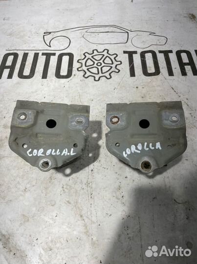 Кронштейн усилителя бампера задний правый Toyota