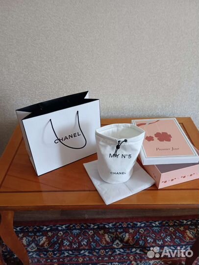 Подарочная коробка Nina Ricci, косметичка