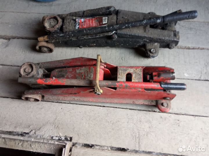 Домкрат подкатной 3 тонны бу