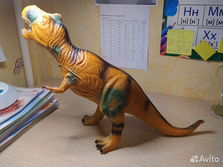 Динозавр тирекс
