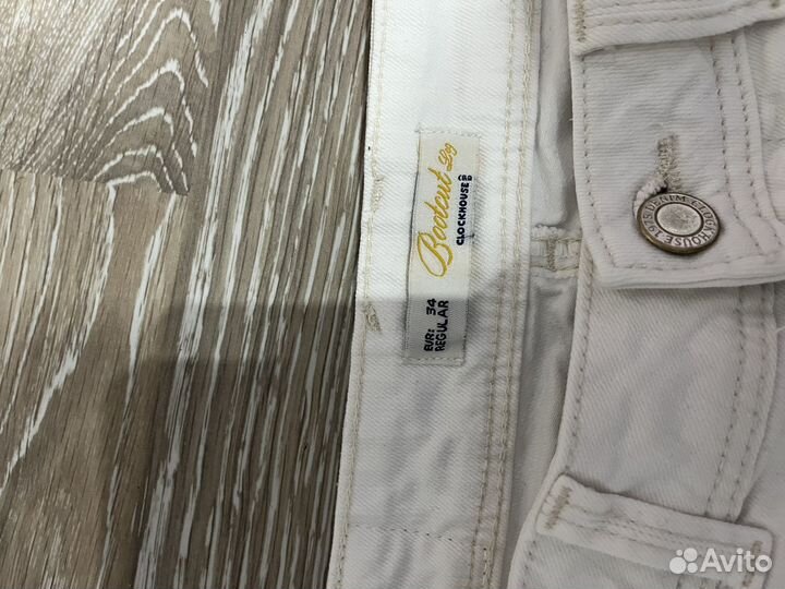 Джинсы белые клеш s