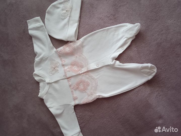 Костюм для девочки на выписку