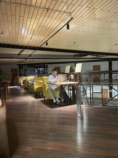 Панорамный офис с террасой, 55 м²