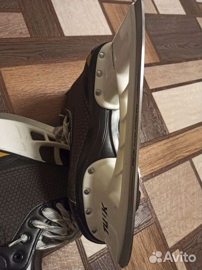 Хоккейные коньки bauer 45 размер