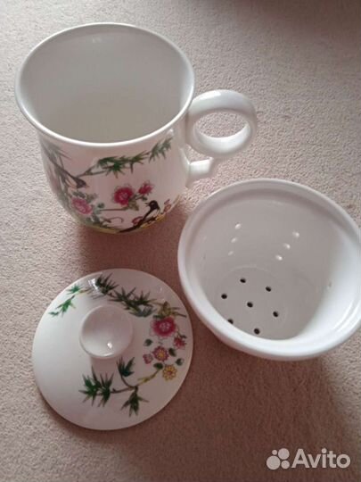 Кружка с ситом и крышкой в подарочной коробке