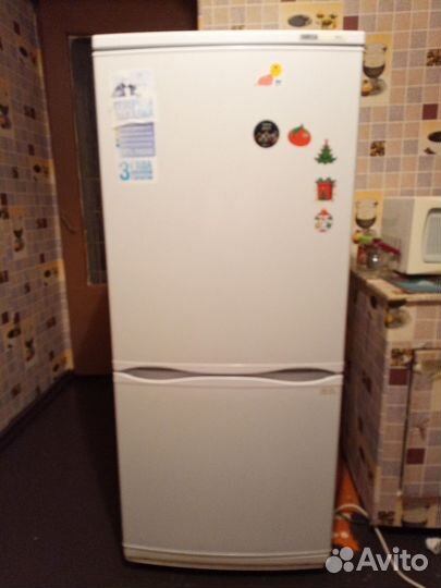 Продам Холодильник бу атлант