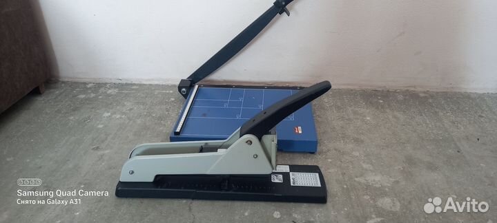 Сабельный резак для бумаги