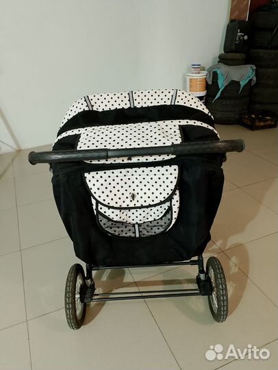 Коляска прогулочная всесезонная
