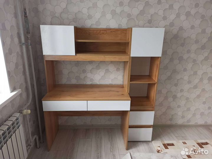 Письменный стол в наличии