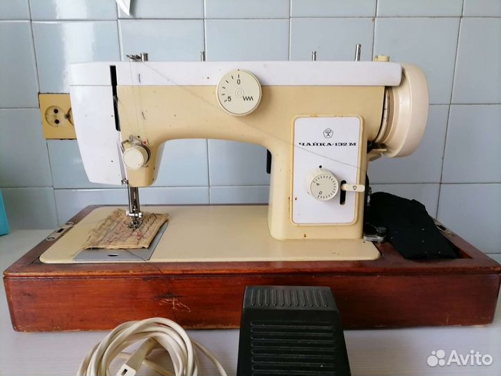 Швейная машина Чайка