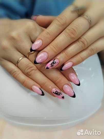 Маникюр и наращивание ресниц