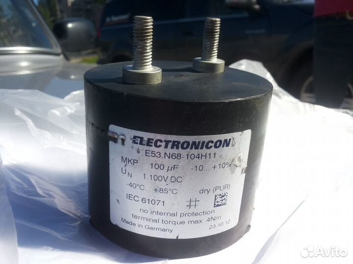 Конденсаторы 3300мкФ 400В 2шт и 100мкФ 1100 В