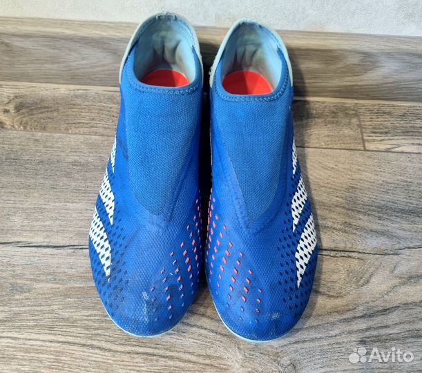 Футбольные бутсы adidas