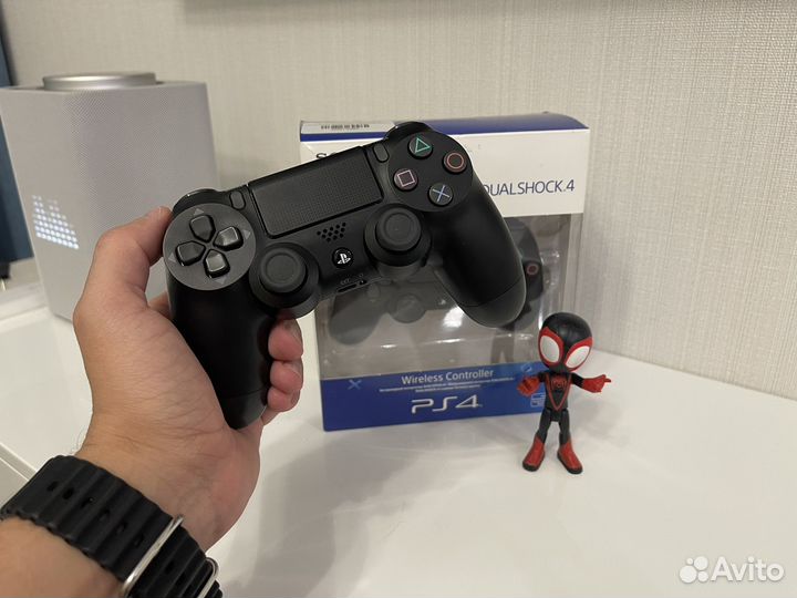 Геймпад PS4 DualShock 4 v2 оригинал как новые