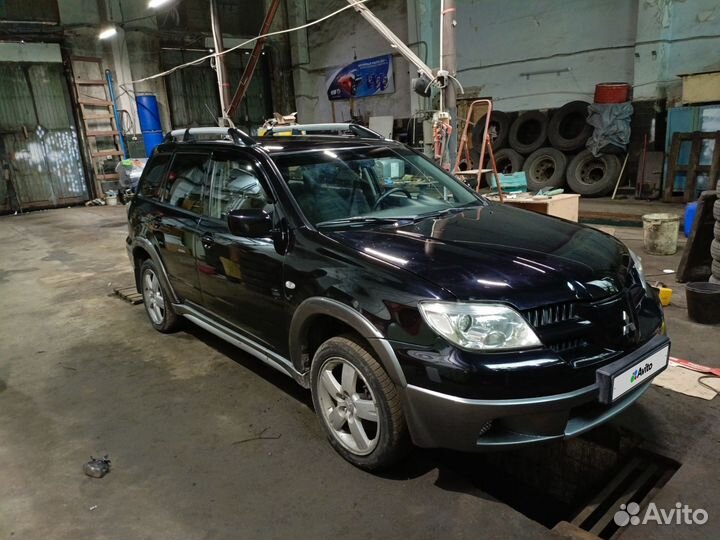 Mitsubishi Outlander 2.4 AT, 2004, 160 000 км