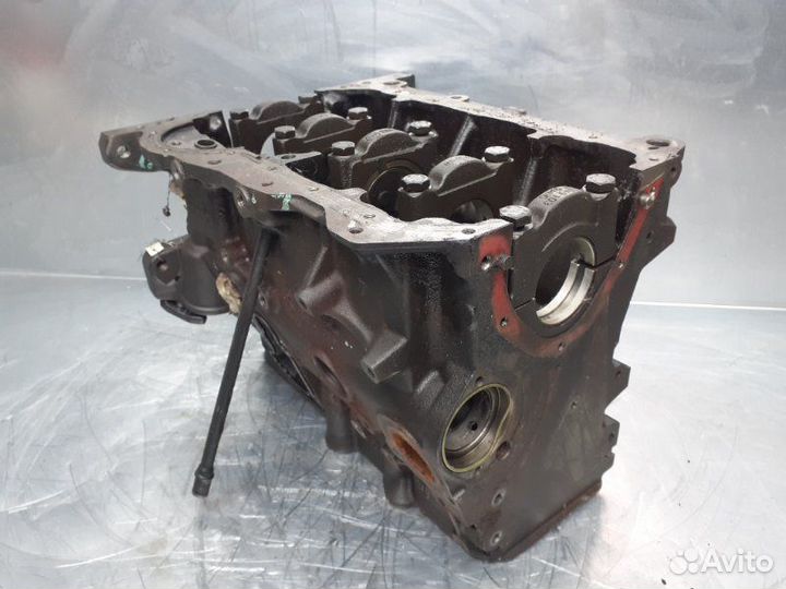 Двигатель Блок двигателя низ мотора Audi A4 B5