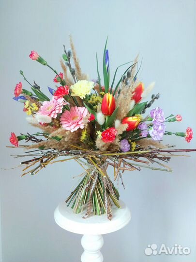 Букеты и композиции из живых цветов