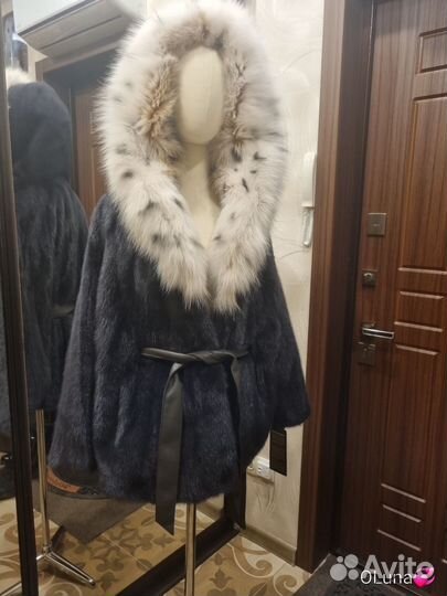 Шуба норковая летучая мышь капюшоном из рыси