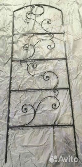 Шпалера для вьющихся цветов