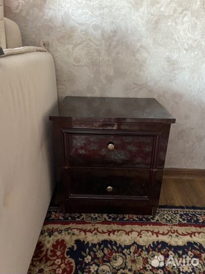 Тумба прикроватная
