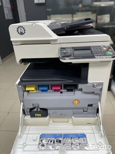 Мфу a3 цветной лазерный Kyocera FS-8525 с тумбой