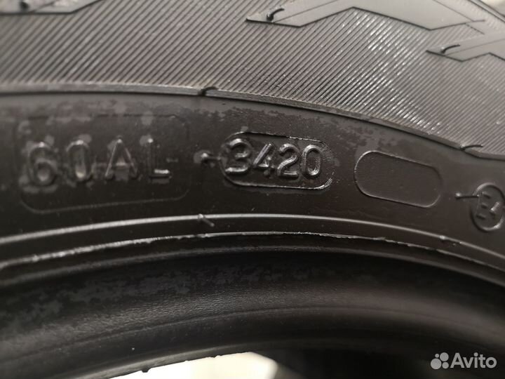 Nokian Tyres Hakkapeliitta R2 215/60 R16