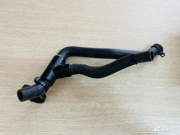 Патрубок системы охлаждения Renault Duster-836R