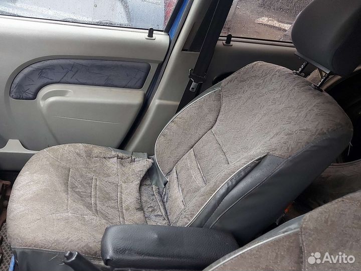 Сиденья передние для Renault Logan