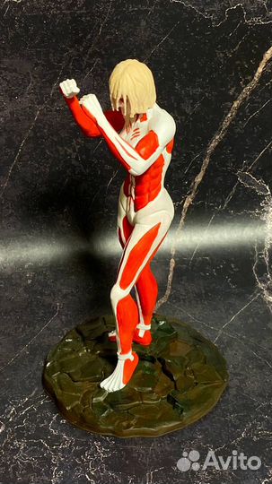 Фигурка Женщина-Титан