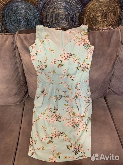 Пакетом вещи женские