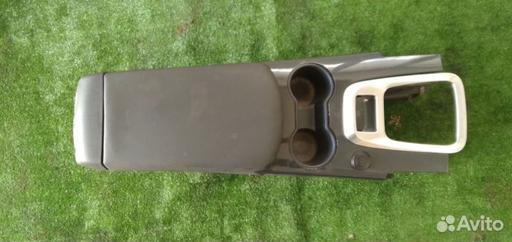 Подлокотник Peugeot 3008 2010-2016